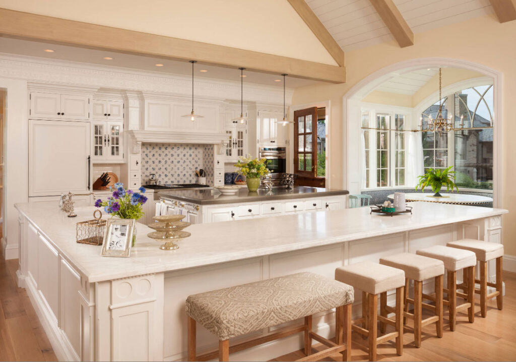 Custom Island Integration tủ bếp full trần với ngăn rác và kệ mở đa năng