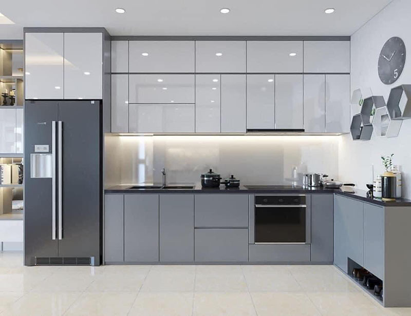 Tủ bếp MDF Melamine thi công trong căn hộ tầm trung, màu sắc trung tính