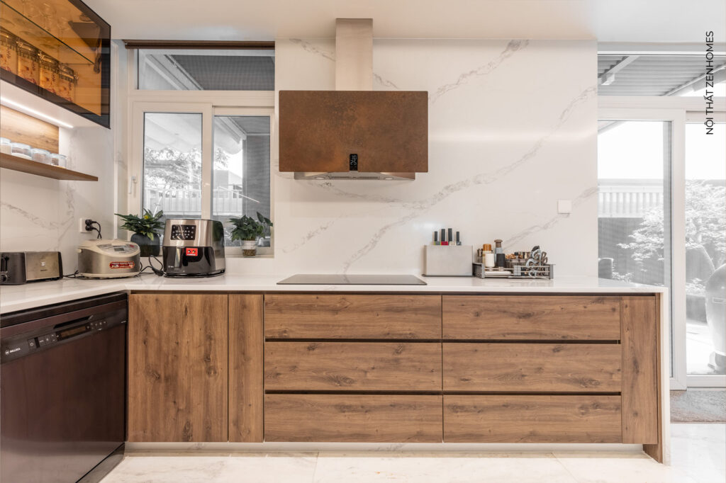 Tủ bếp Laminate kháng ẩm dùng trong nhà phố vùng ẩm thấp