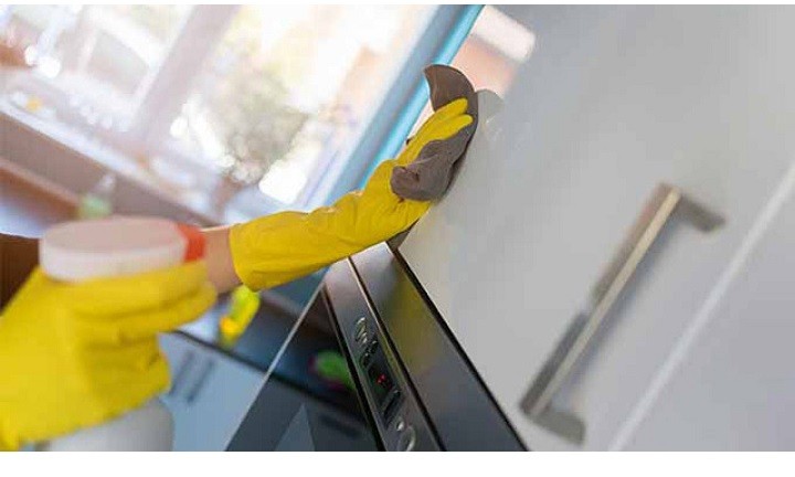 Dung dịch chuyên dụng vệ sinh tủ bếp bằng gỗ