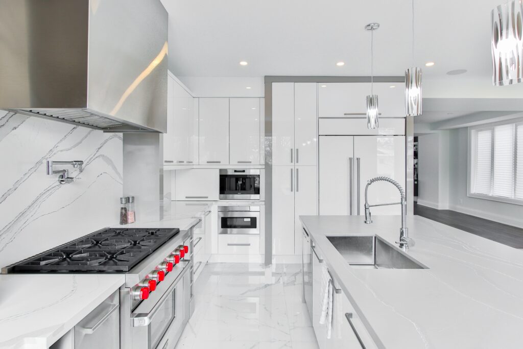 Tủ bếp gỗ công nghiệp acrylic – Casta