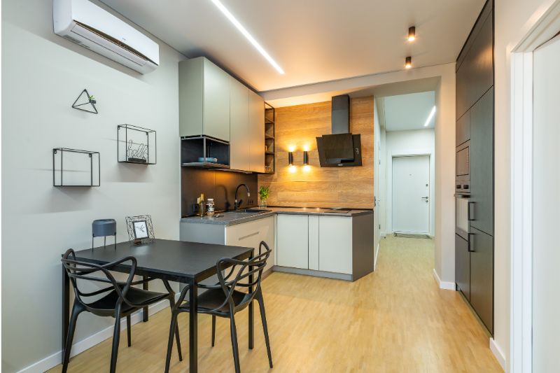 Bộ tủ bếp HCM đẹp với hệ phụ kiện thông minh
