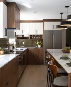 tủ bếp màu gỗ óc chó